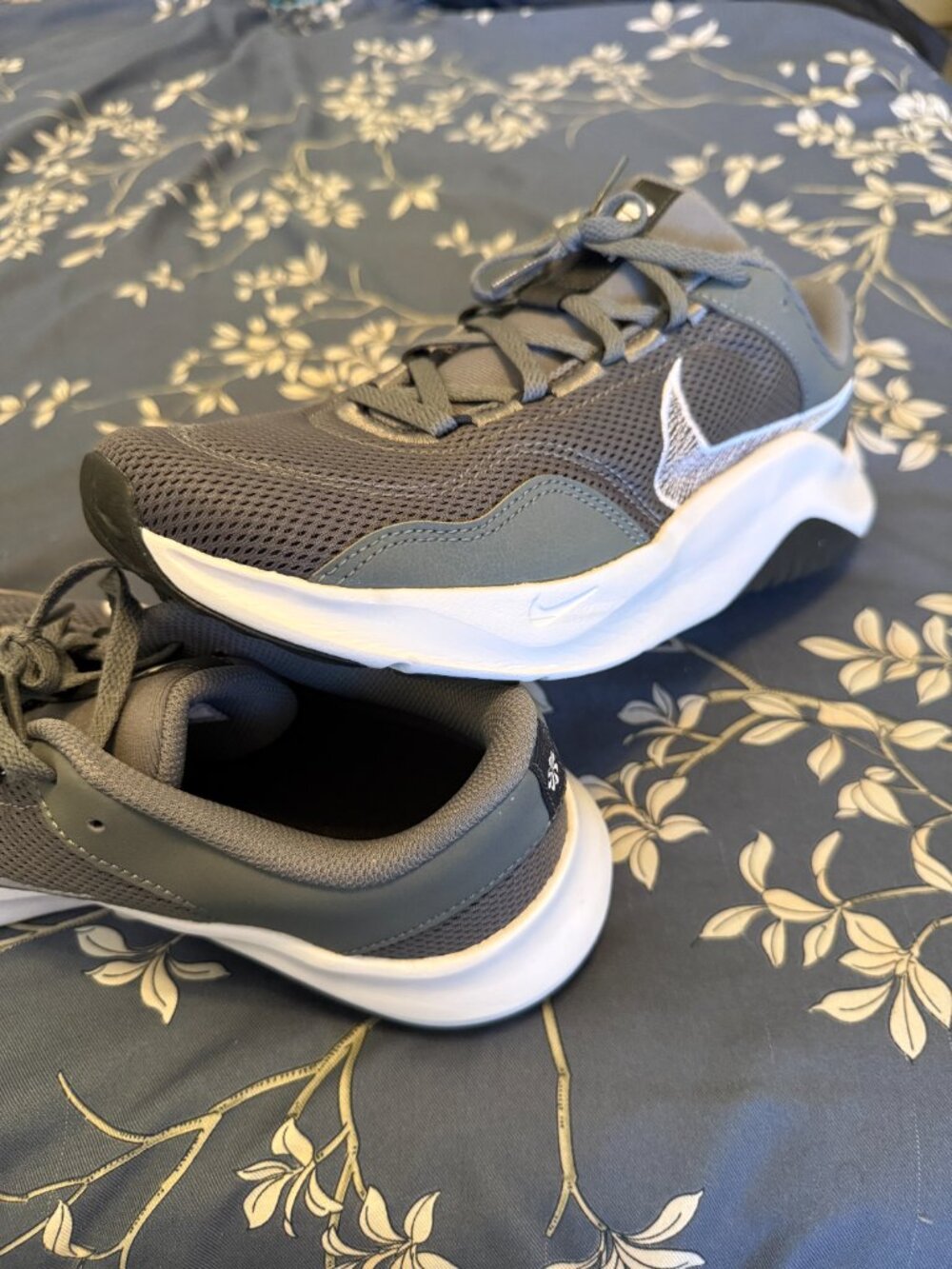 Nike Legend Essential 3 Next Nature Workout Shoes - Picture 2 of 8